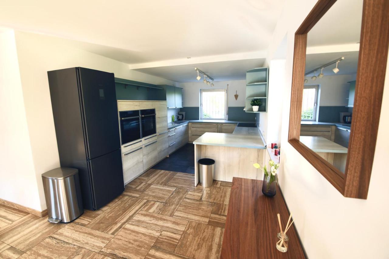 Moderne, Herzliche Und Grosse Ferienwohnung Mitten Im Naturpark Grebenhain Exterior foto